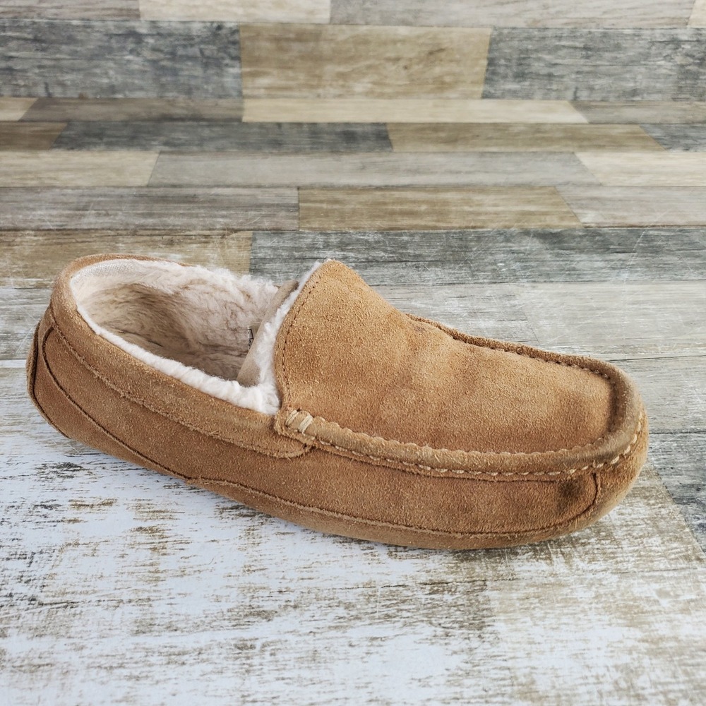 UGG Ascot Mens Slipper Loafers Sz 9 3E Chestnut Suede Comfort Slip On Round Toe